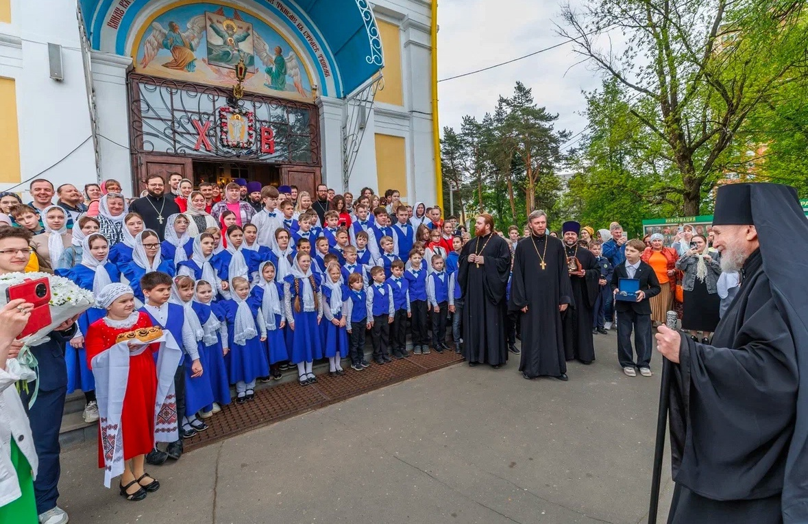 Епархиальное молодежное акафистное пение святым благоверным князьям Петру и Февронии в Лосино-Петровском